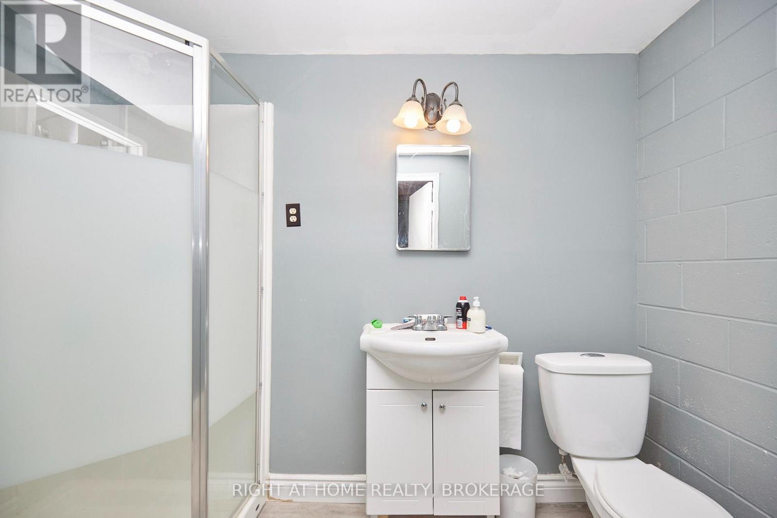 20 AUGUSTA AVENUE - 31