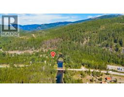 8440 3 & 95 Highway Lot# 135, Yahk, BC V0B2P0 Photo 29