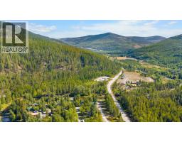 8440 3 & 95 Highway Lot# 135, Yahk, BC V0B2P0 Photo 27