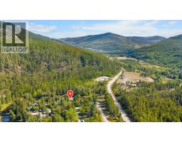 8440 3 & 95 Highway Lot# 135, Yahk, BC V0B2P0 Photo 28