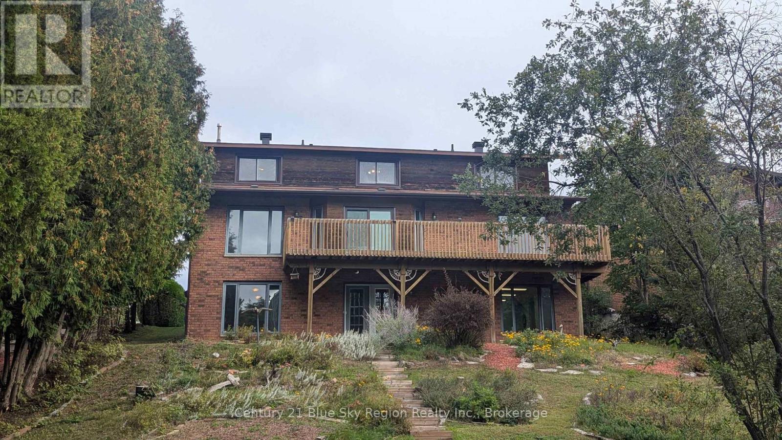 8 Found Court, North Bay (Birchaven), Ontario, P1A4E5, North Bay (Birchaven), Ontario — photo 4 of 5