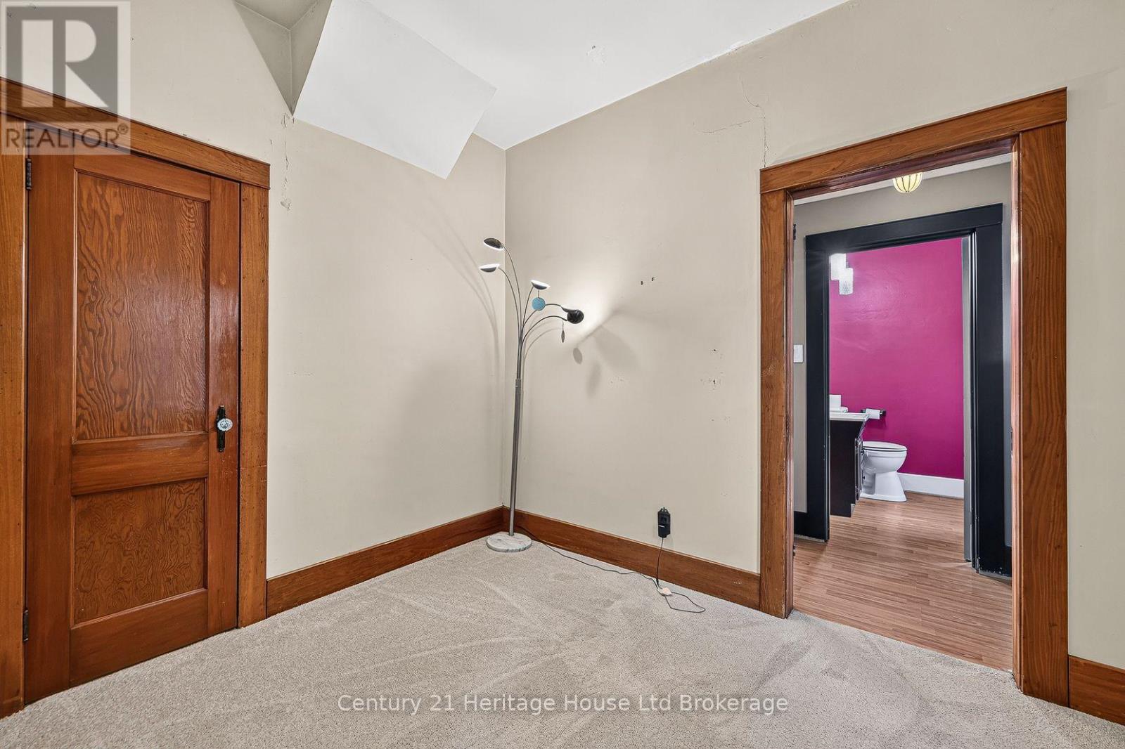 143 CHARLES STREET E - 18