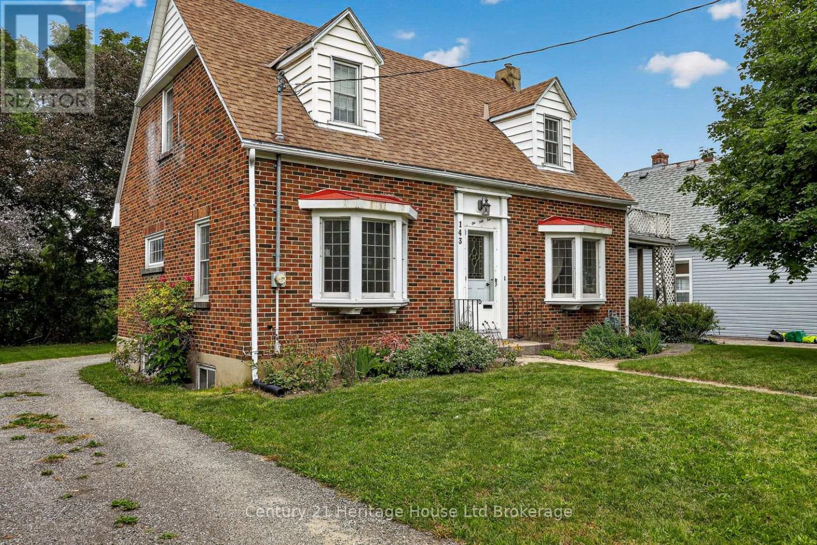 143 CHARLES STREET E - 2