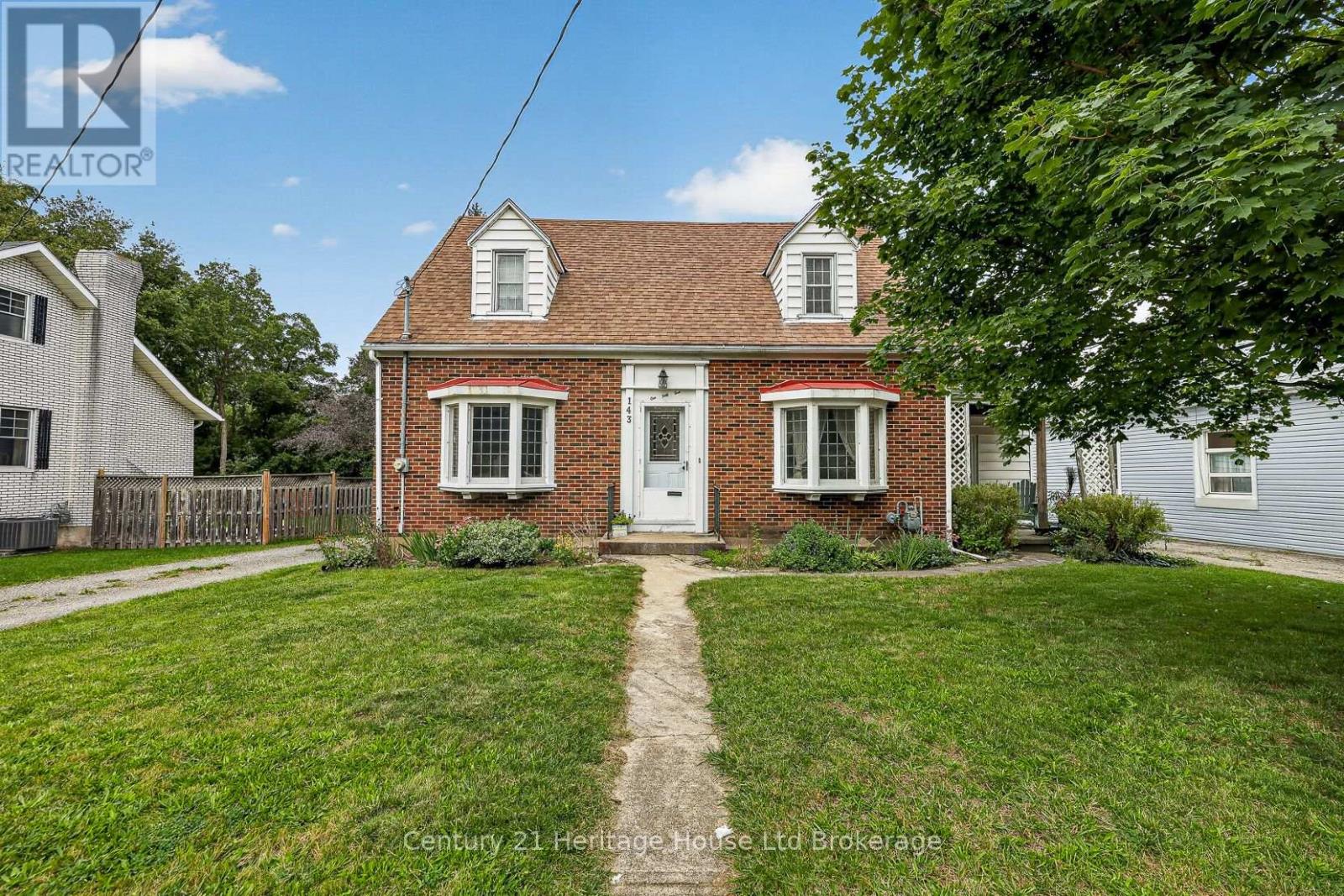 143 CHARLES STREET E - 3