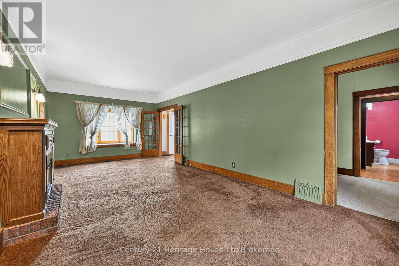 143 CHARLES STREET E - Image 7