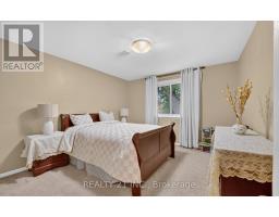 16 Baltray Crescent, Toronto, ON M3A2H4 Photo 9