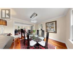 Kitchen - 45 Pinnacle Road, Toronto, ON M2L2V6 Photo 8