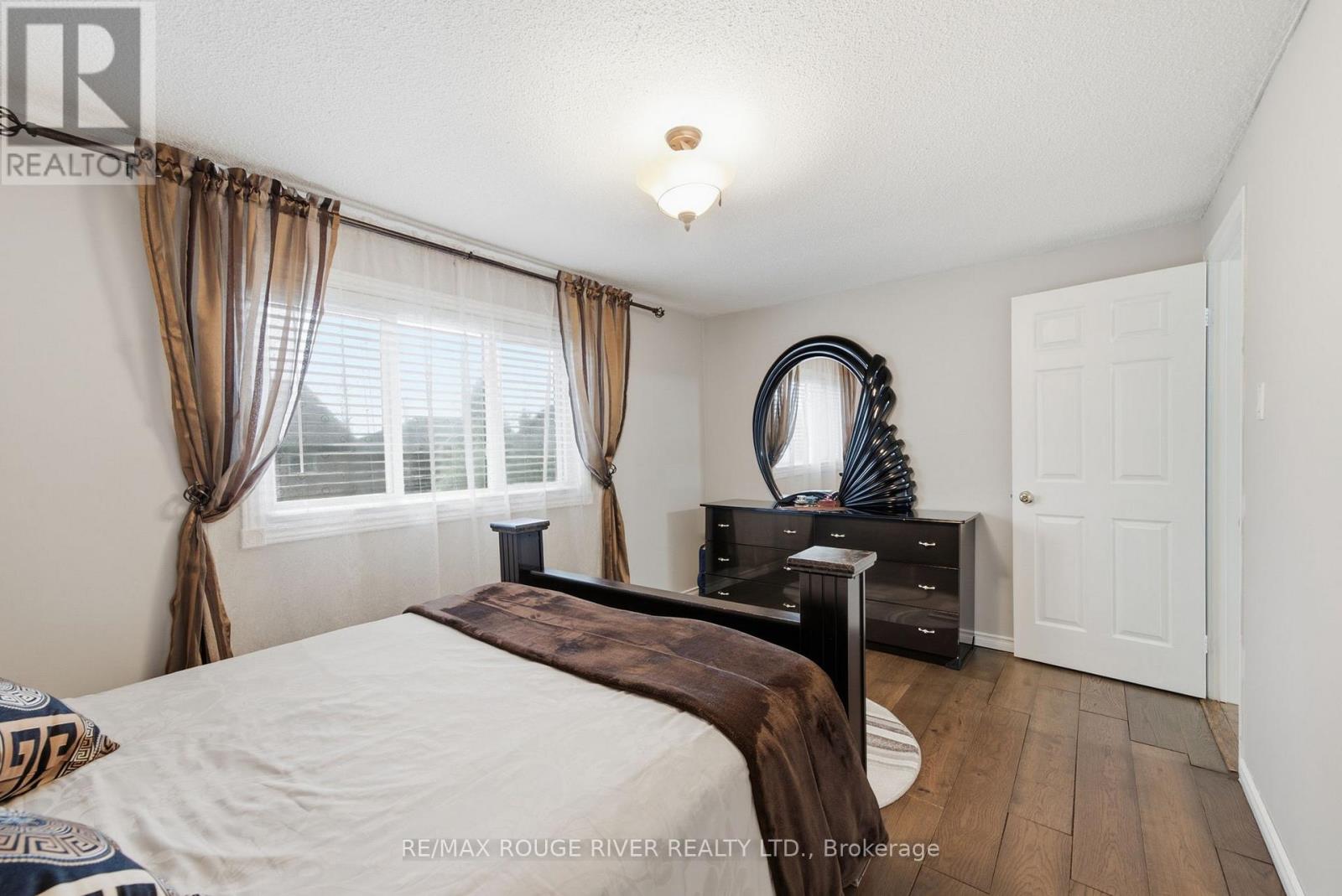 561 CATTAIL COURT - Image 33