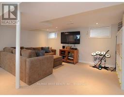 811 Coxwell Avenue, Toronto, ON M4C3E5 Photo 13