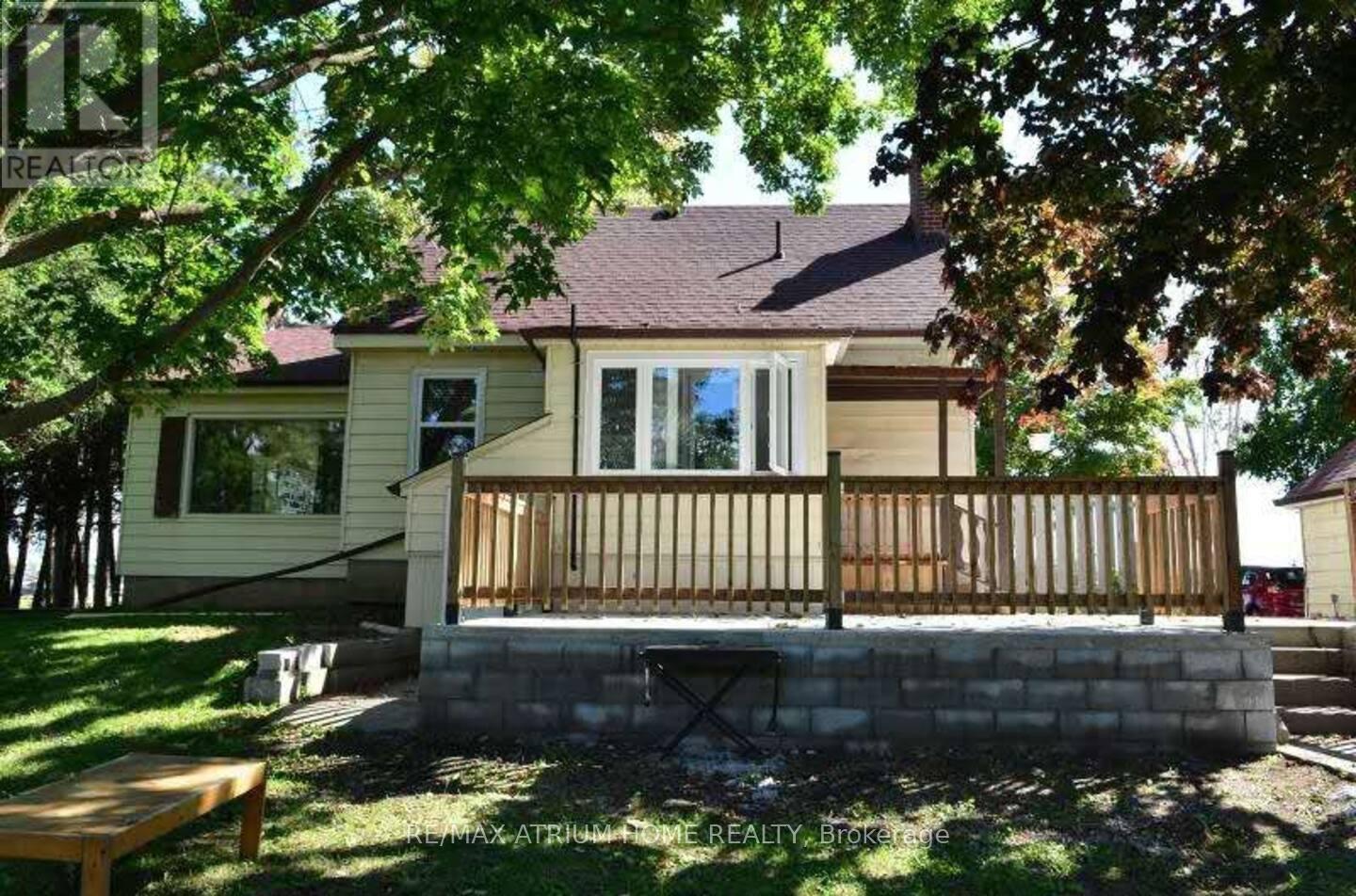 1680 Victoria Street West Street, Whitby, ON photo 4