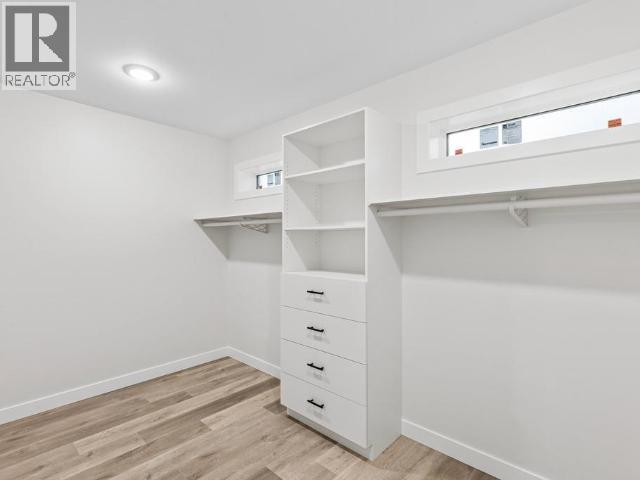 24 ALERT AVENUE - Image 33