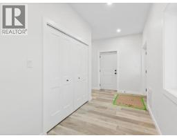 24 Alert Avenue, Whitehorse, YT Y1A0W5 Photo 8