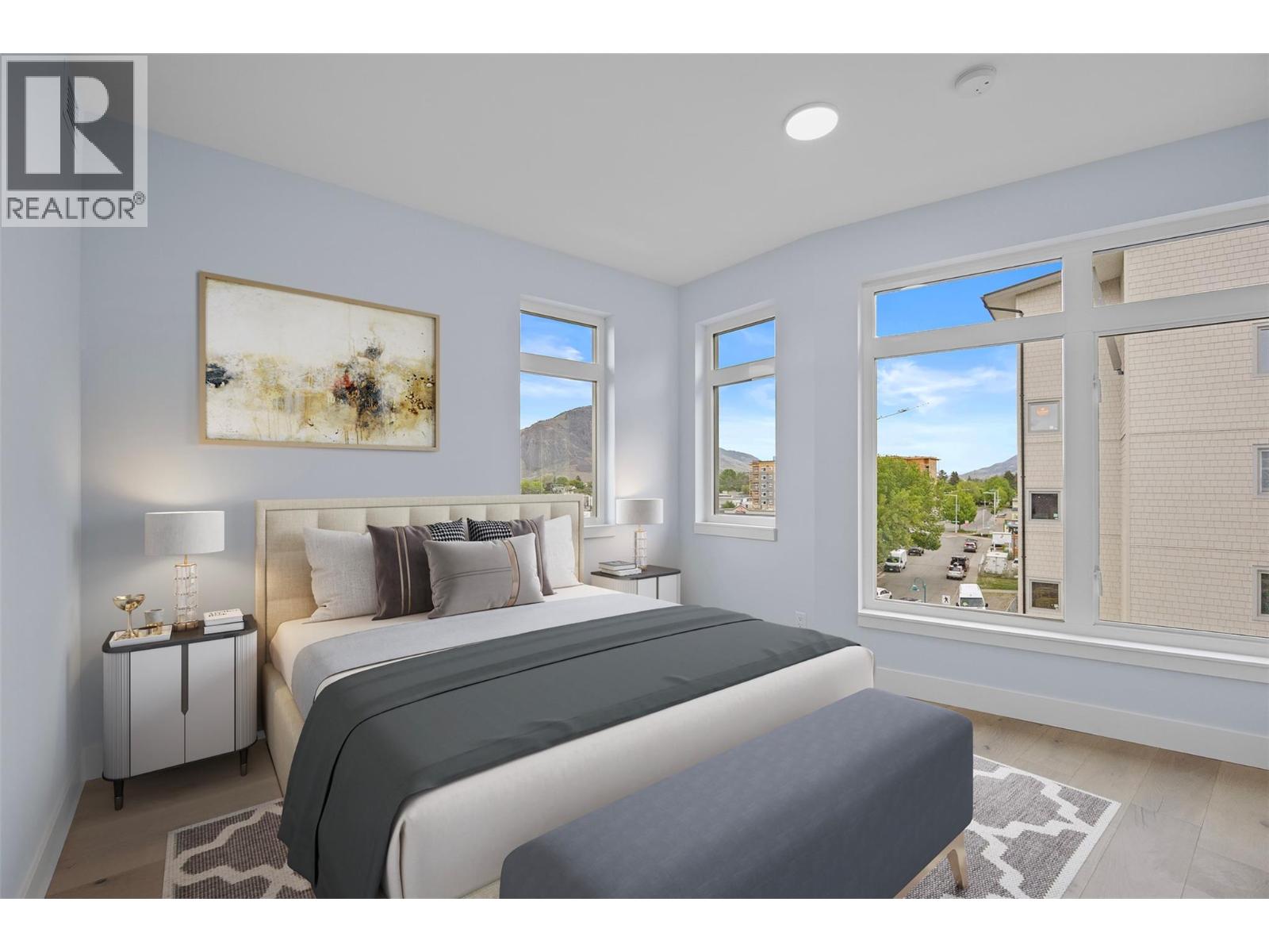 #401 215 Royal Avenue - 11