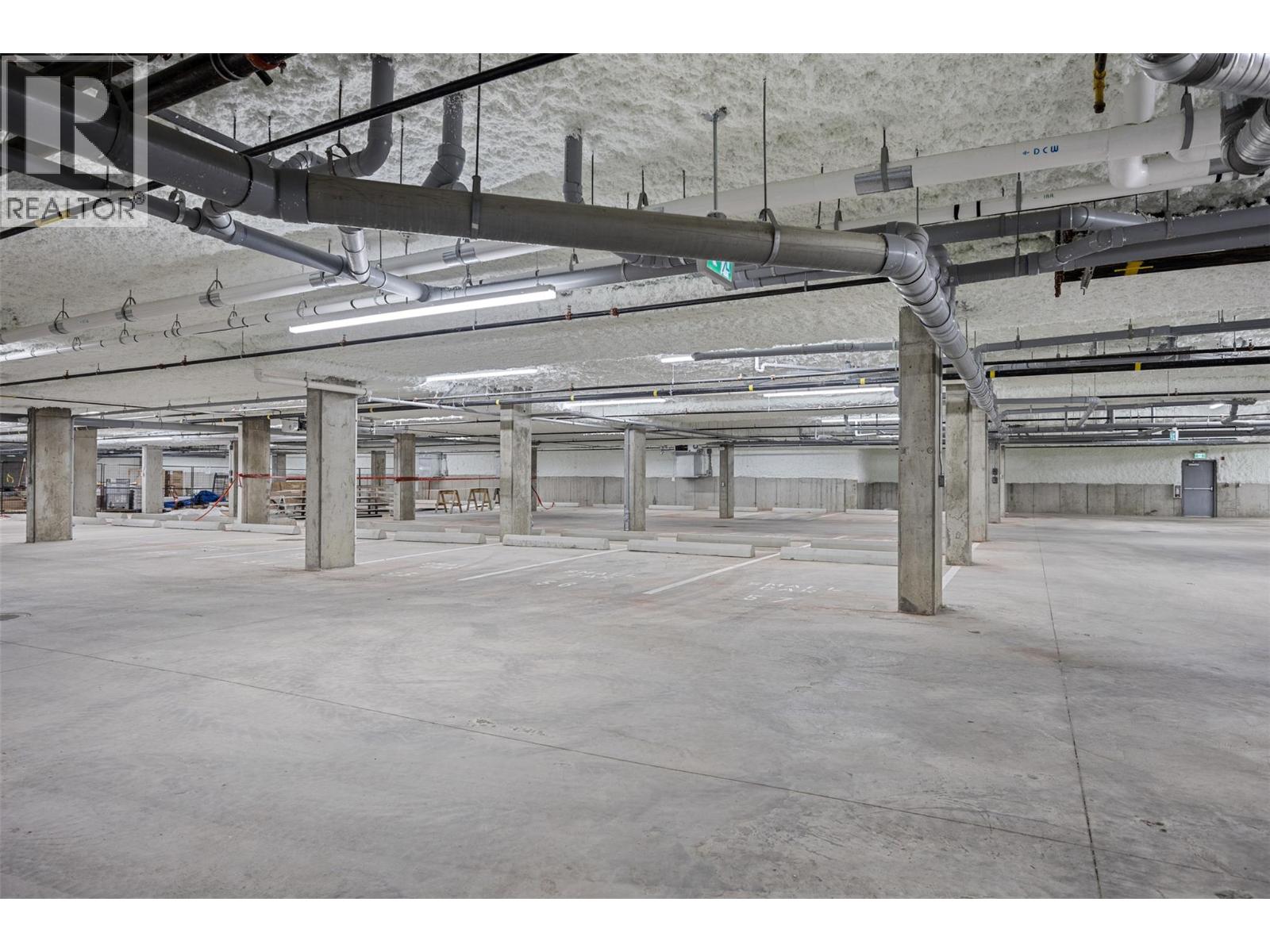 #401 215 Royal Avenue - Image 30