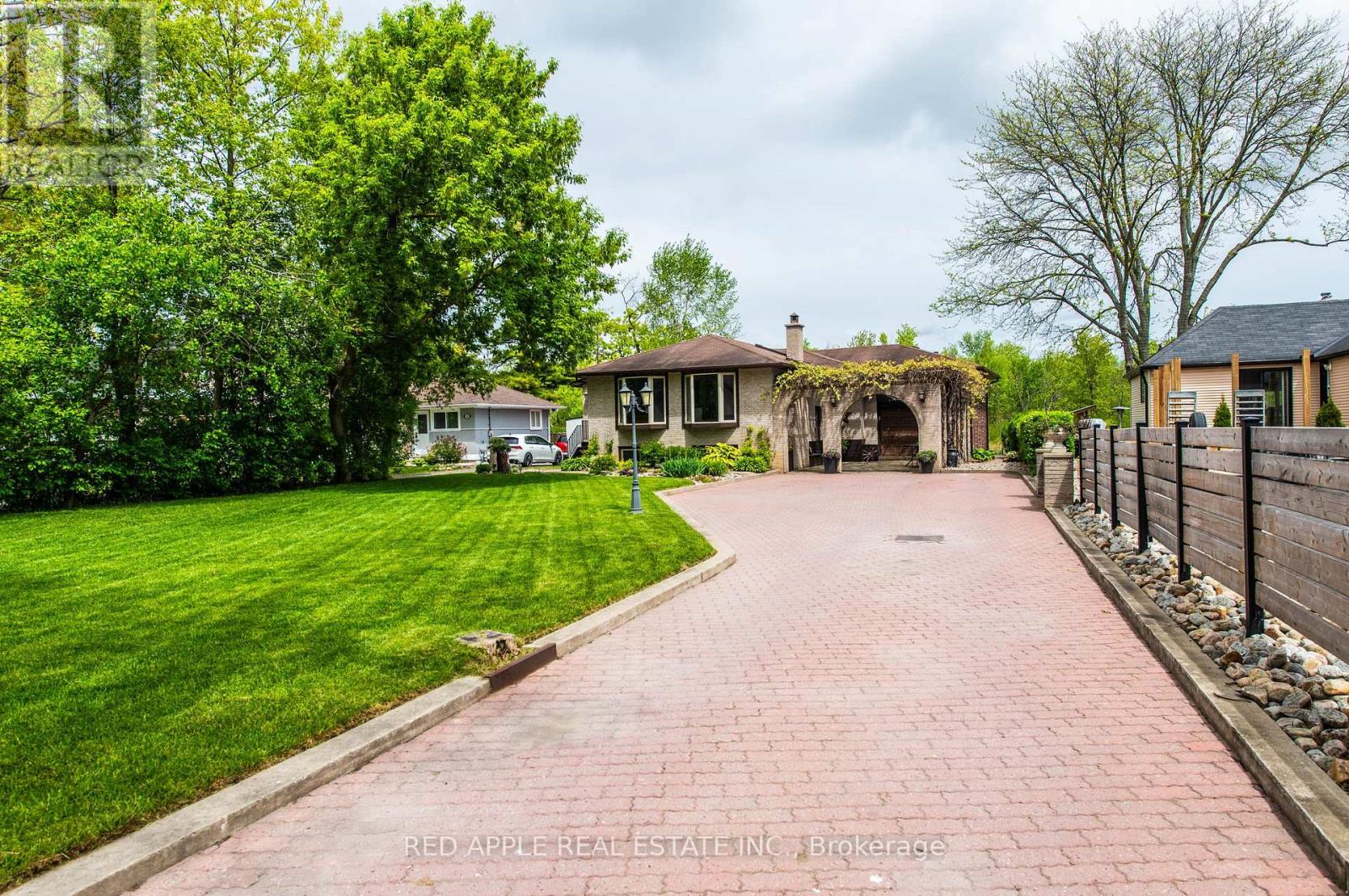 233 SAND ROAD, East Gwillimbury (Holland Landing) — photo 4
