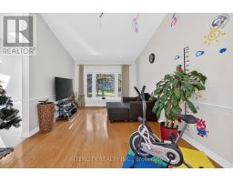 Primary Bedroom - 10 East Drive E, Markham, ON L6G1A4 Photo 8