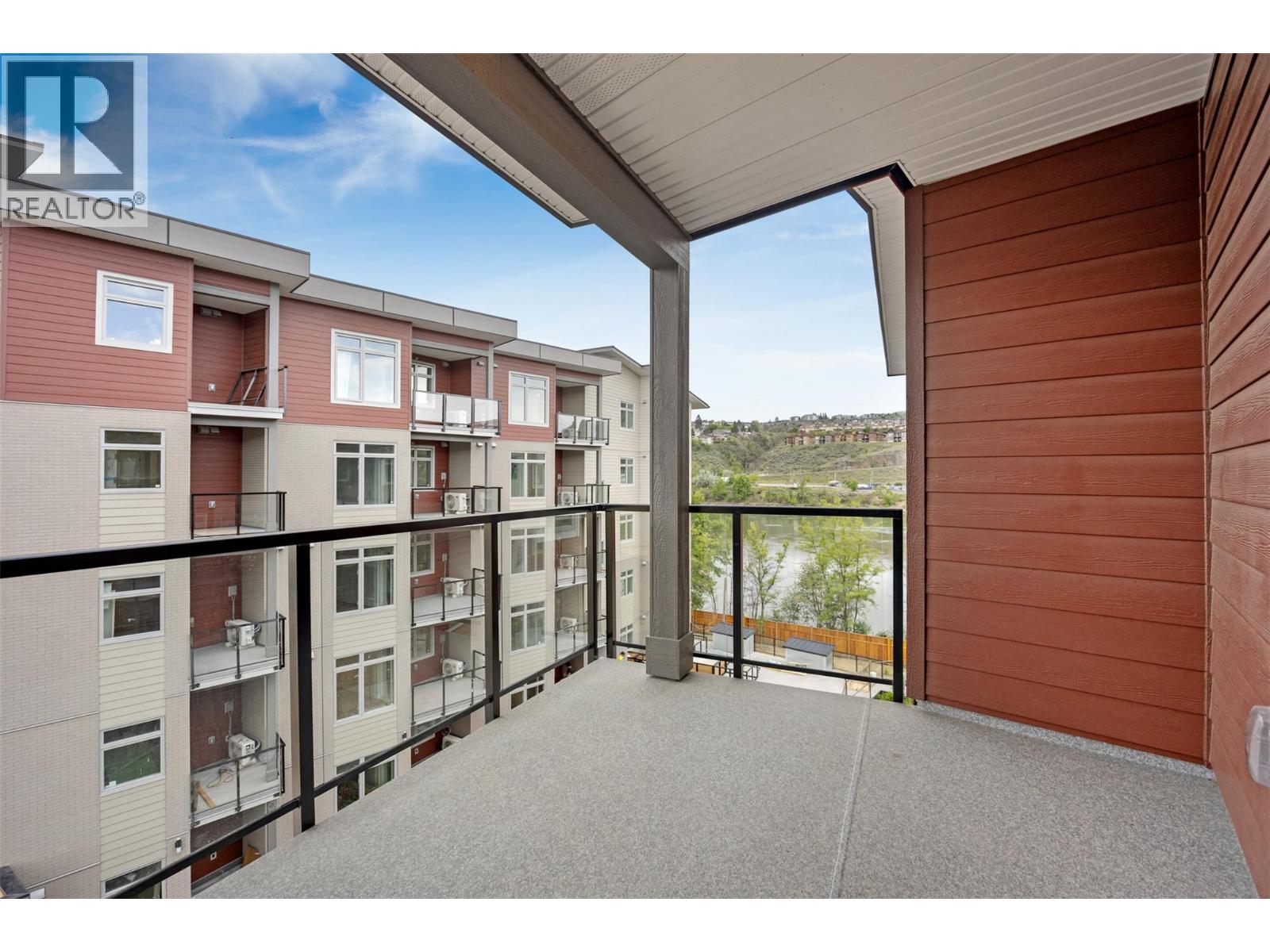 #401 215 Royal Avenue - Image 18