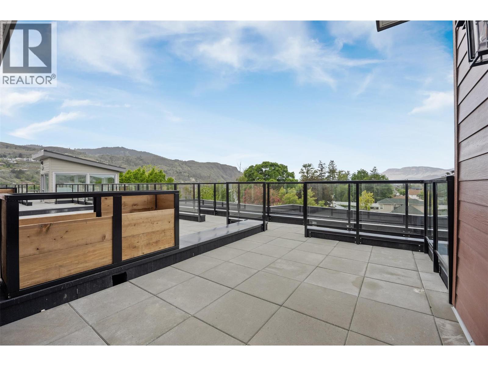 #401 215 Royal Avenue - Image 26