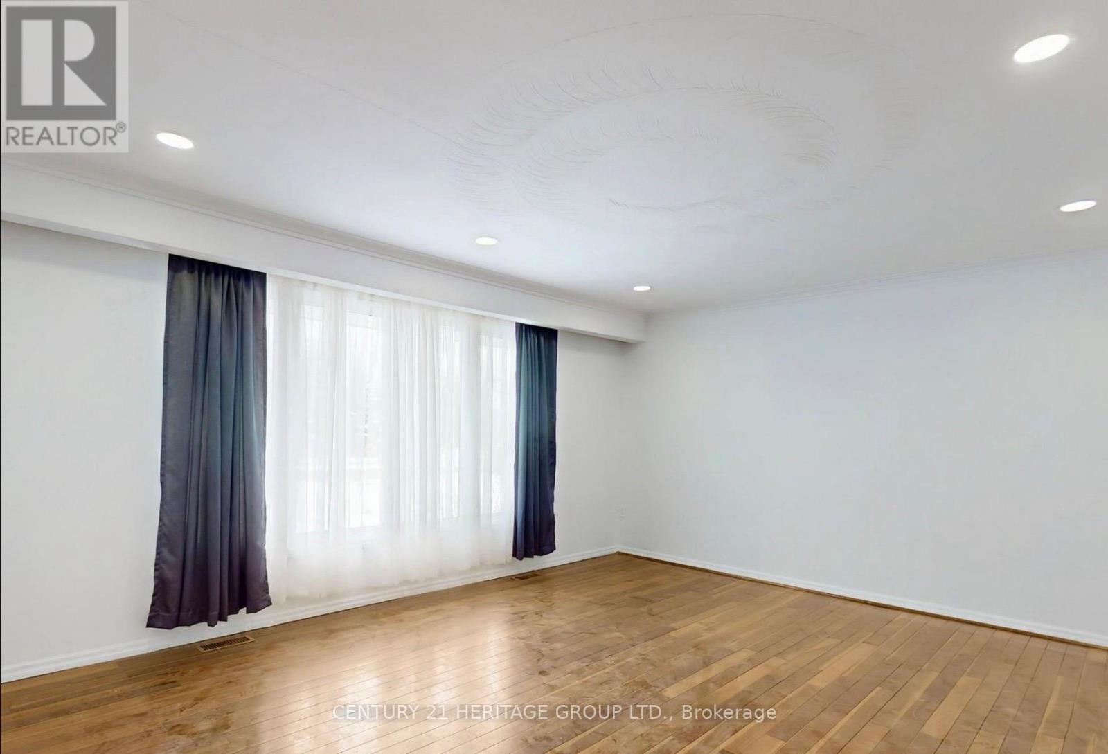 20015 BATHURST STREET, East Gwillimbury (Holland Landing) — photo 6