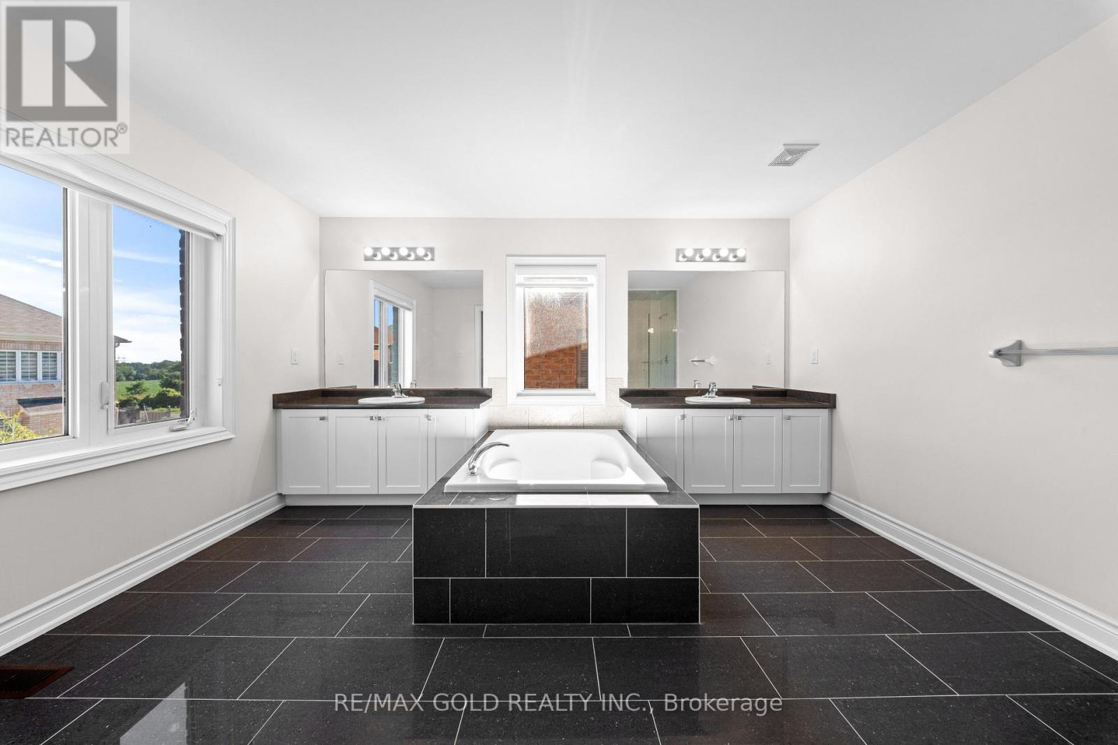600 MACTIER DRIVE - 20