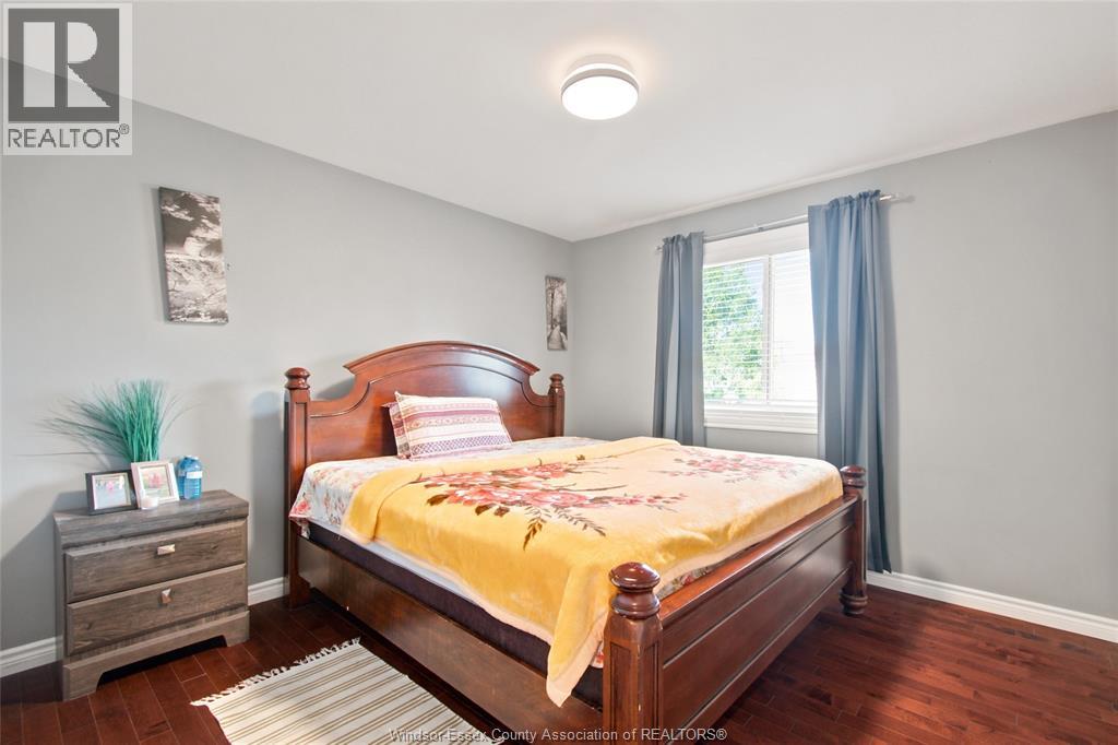 1596 MORNINGSTAR AVENUE - 22