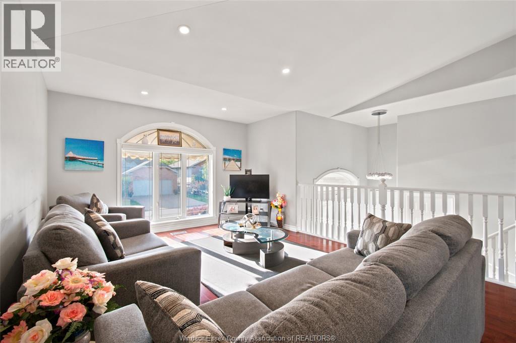 1596 MORNINGSTAR AVENUE - 9