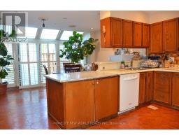 15 Brantley Crescent, Toronto, ON M3J1X4 Photo 7