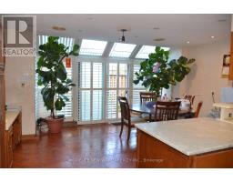 15 Brantley Crescent, Toronto, ON M3J1X4 Photo 9