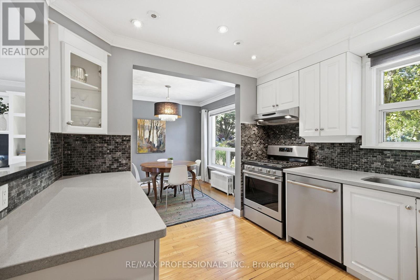60 FERNALROY BOULEVARD - 11