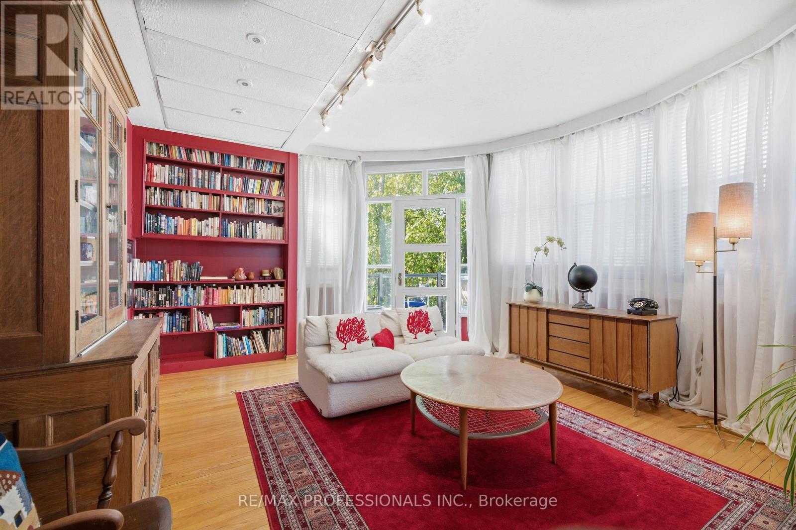 60 FERNALROY BOULEVARD - 16