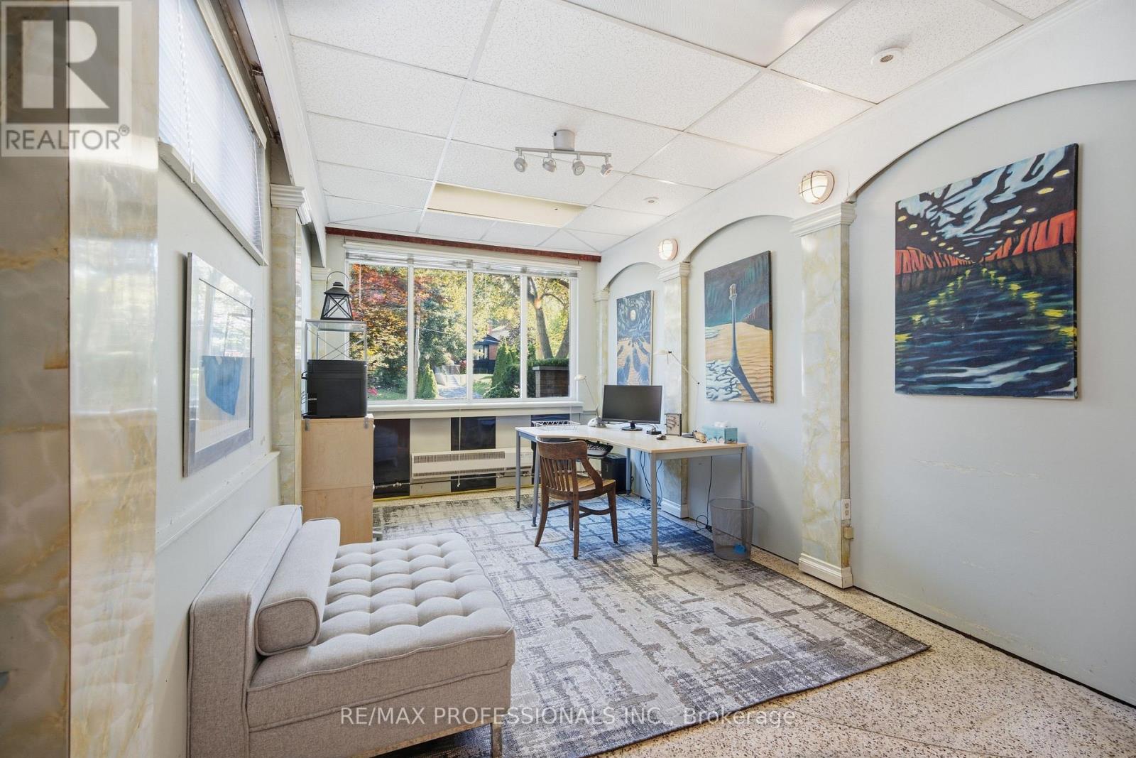 60 FERNALROY BOULEVARD - 30