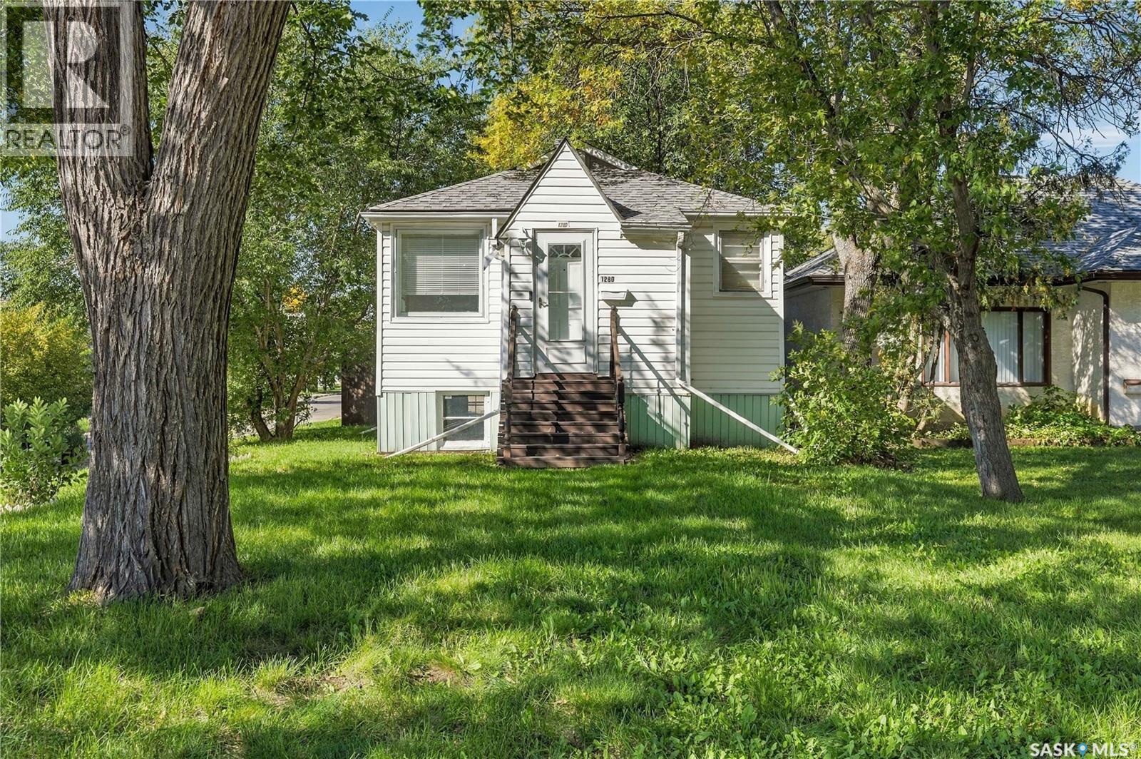 1280 King STREET, Regina