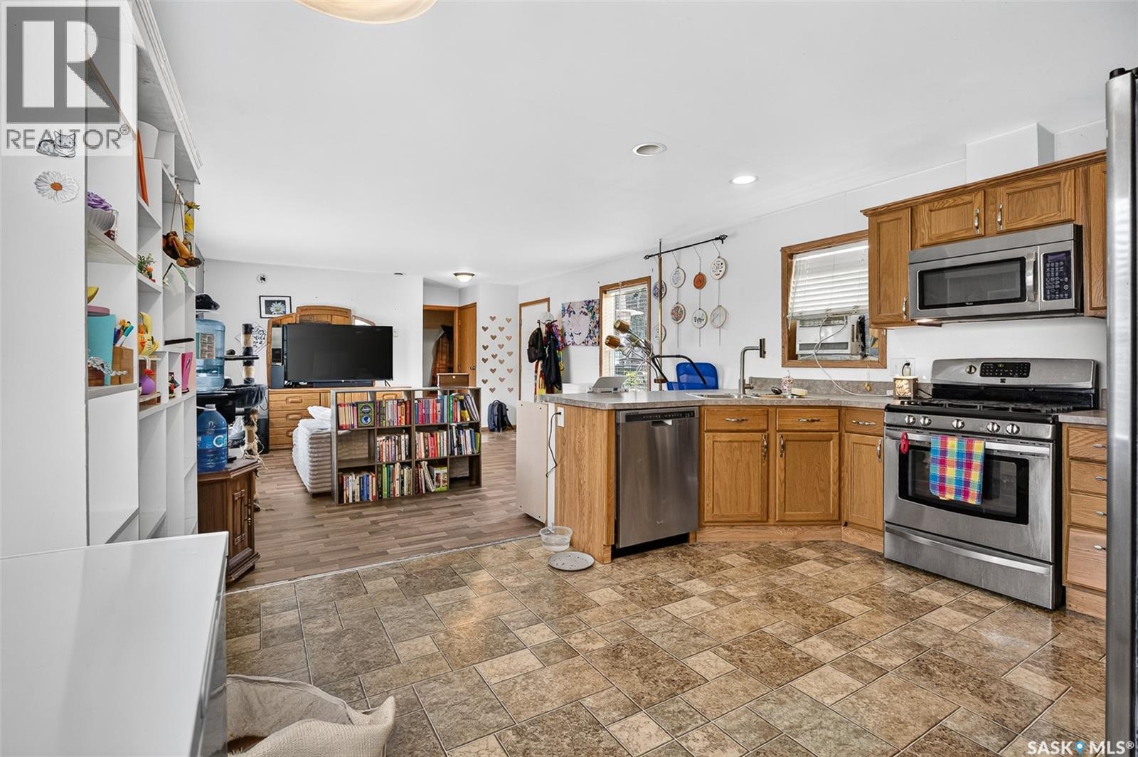 J5 1295 9th AVENUE NE, Moose Jaw — photo 10