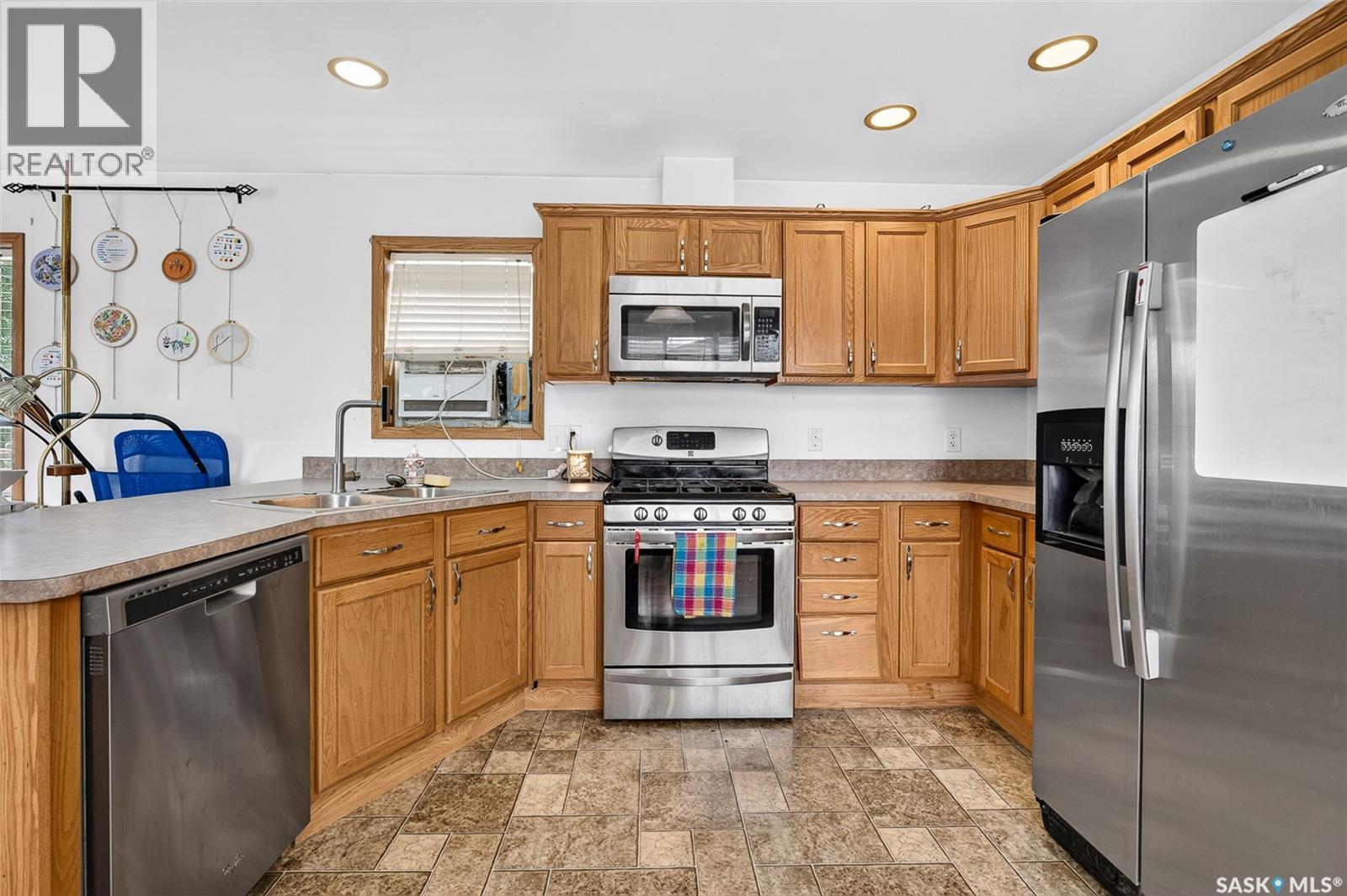 J5 1295 9th AVENUE NE, Moose Jaw — photo 11