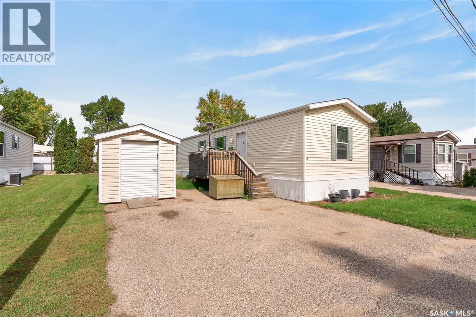 J5 1295 9th AVENUE NE, Moose Jaw — photo 2