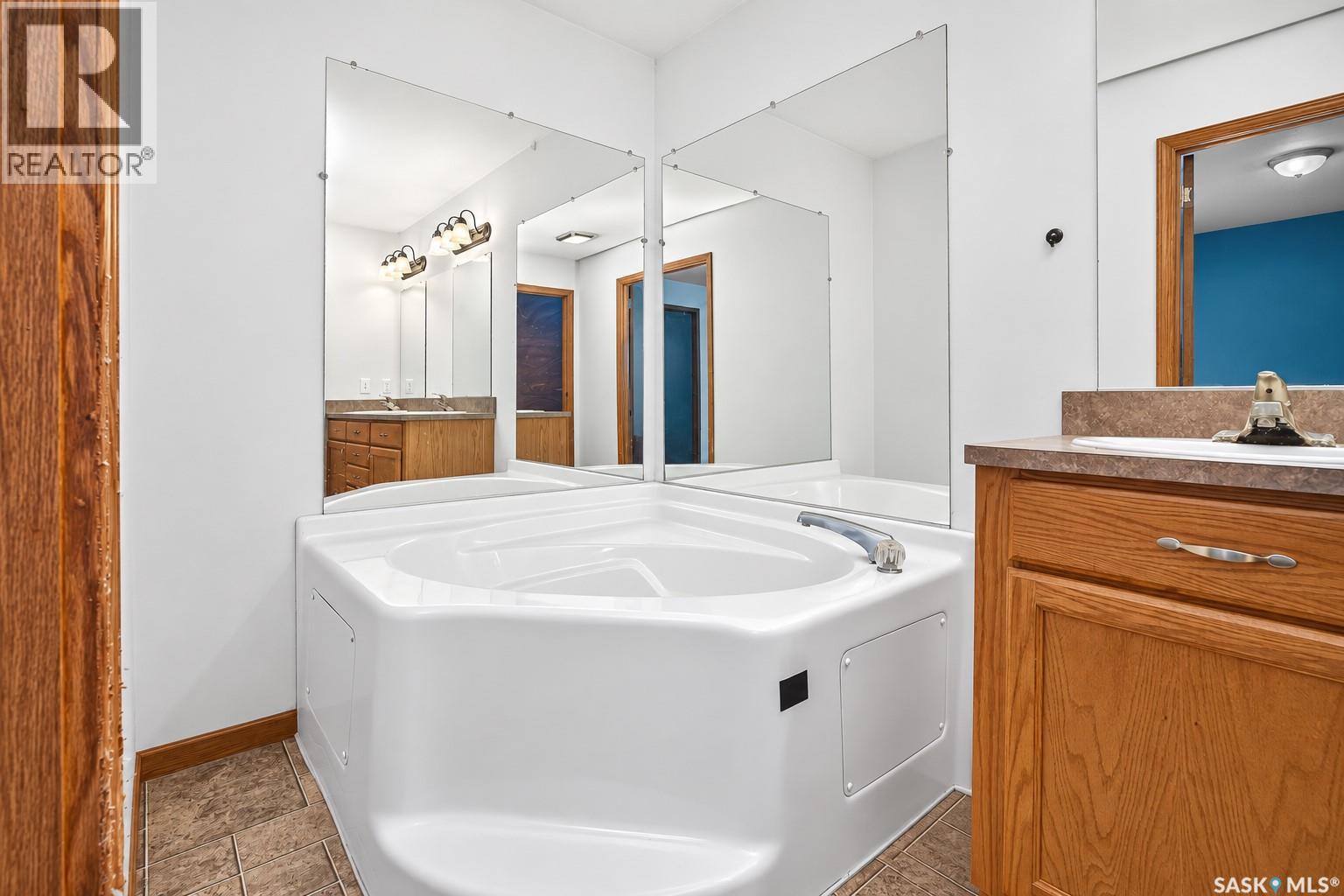 J5 1295 9th AVENUE NE, Moose Jaw — photo 24