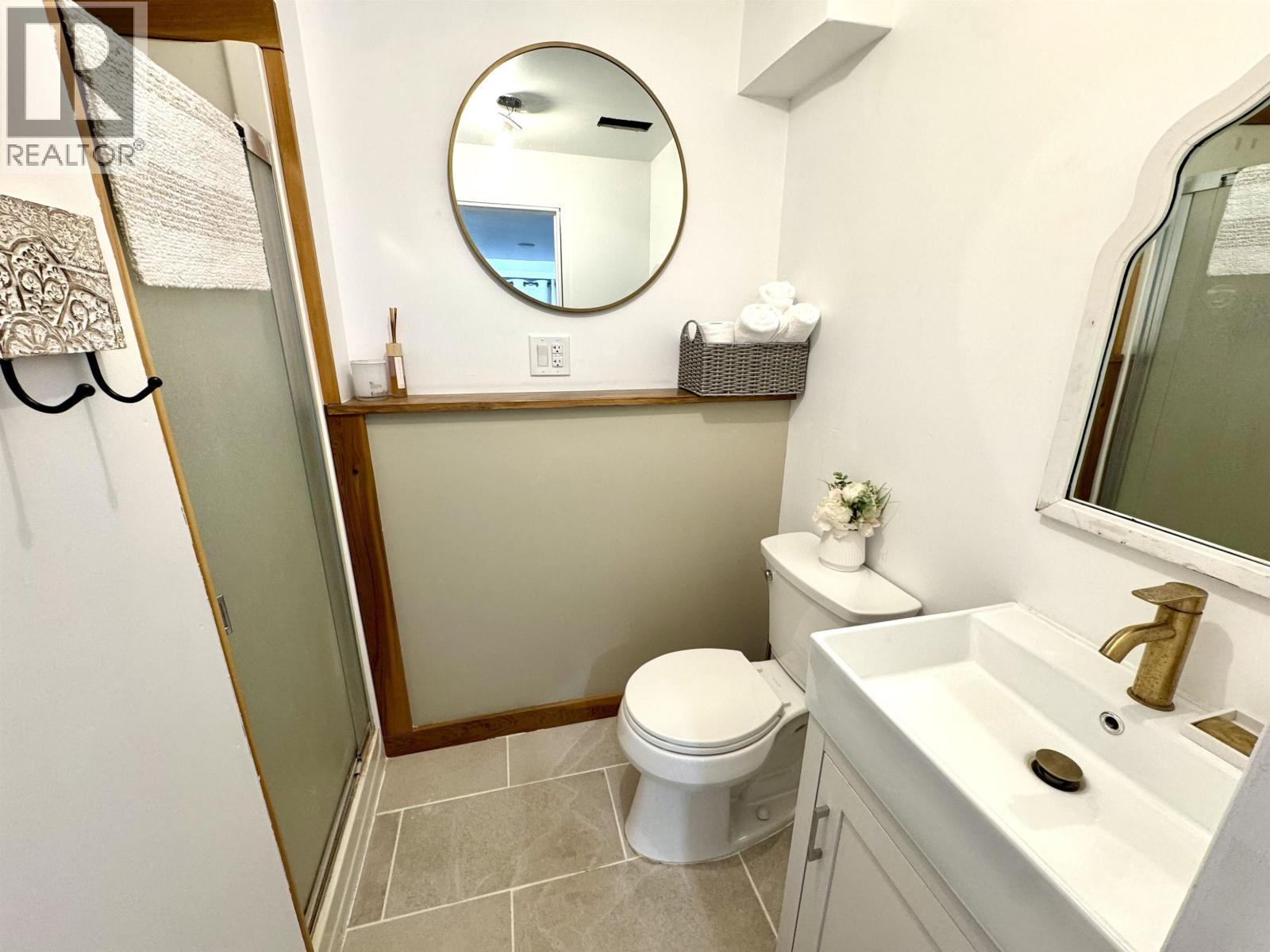 1245 N TWELFTH AVENUE - 27