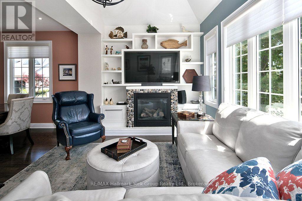 46 STARBOARD CIRCLE - Image 17