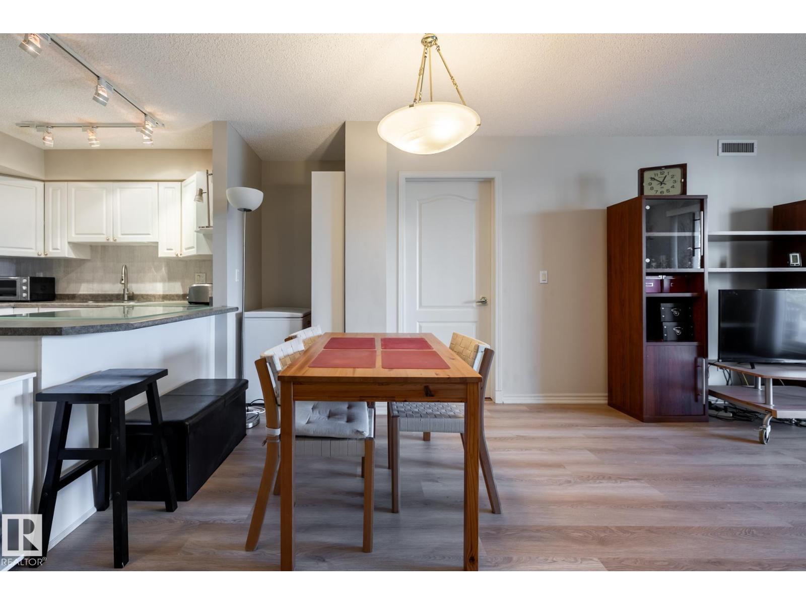 #406 10909 103 AV NW - 19