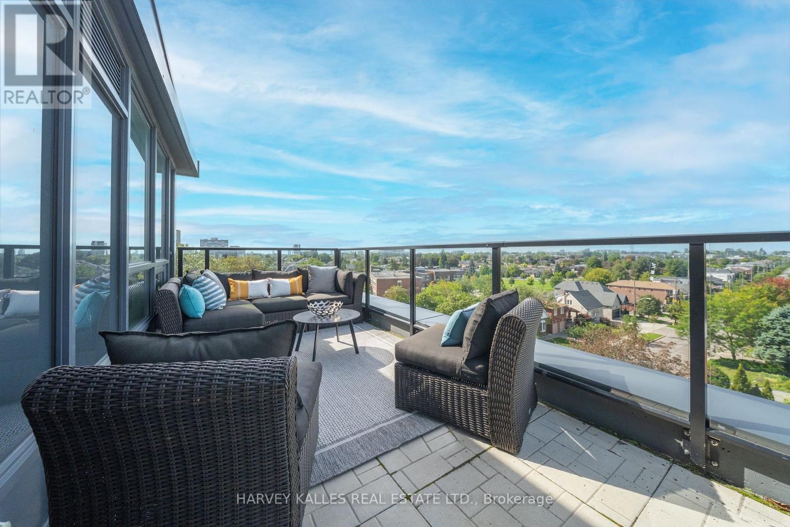 #606 556 MARLEE AVENUE - Image 32
