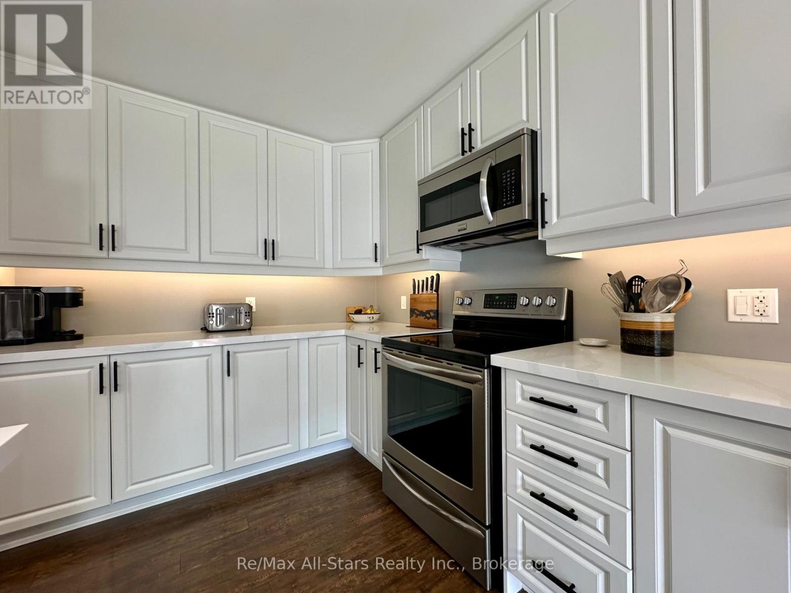 9 BRIARWOOD AVENUE - 11