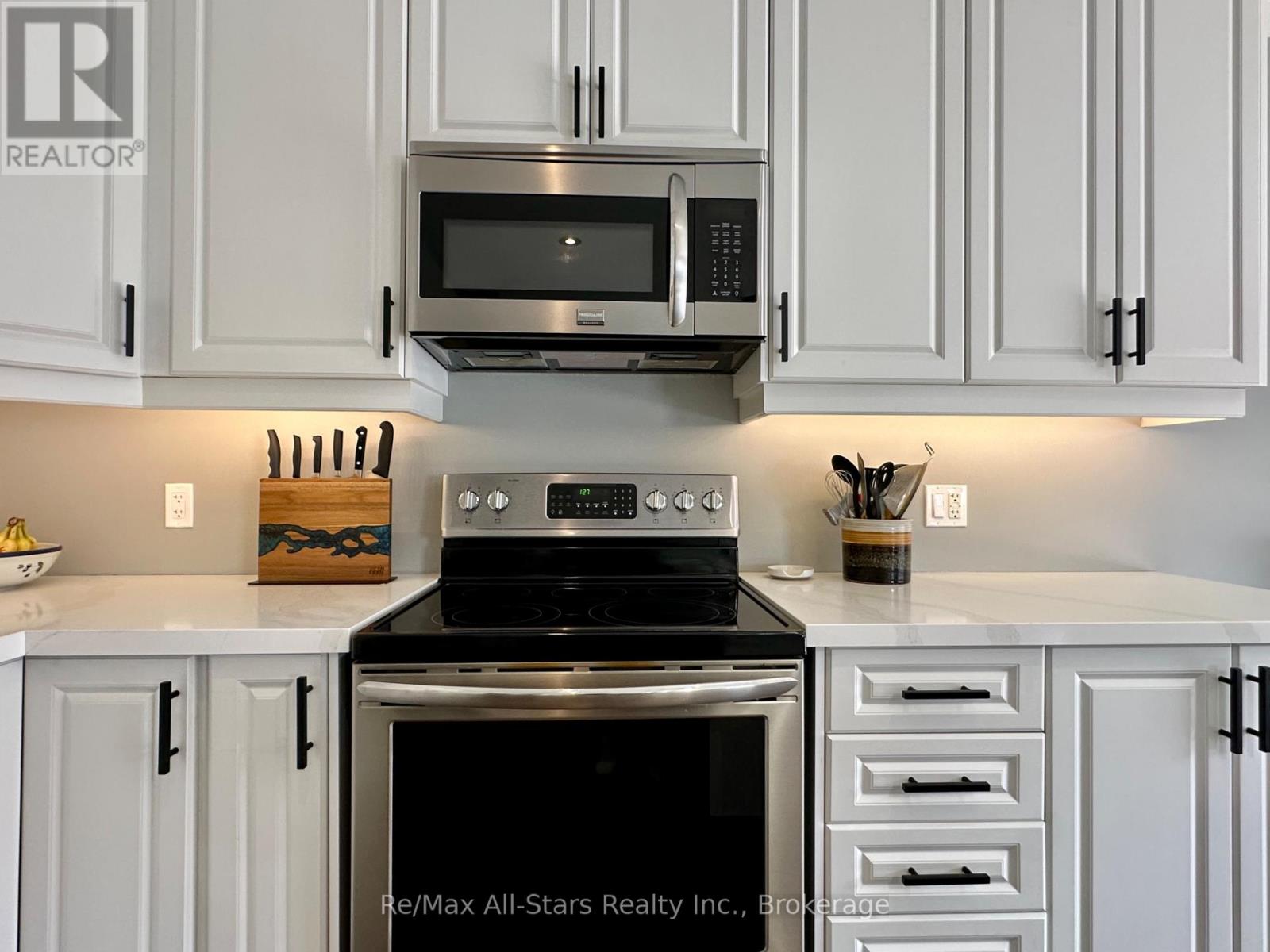 9 BRIARWOOD AVENUE - 12