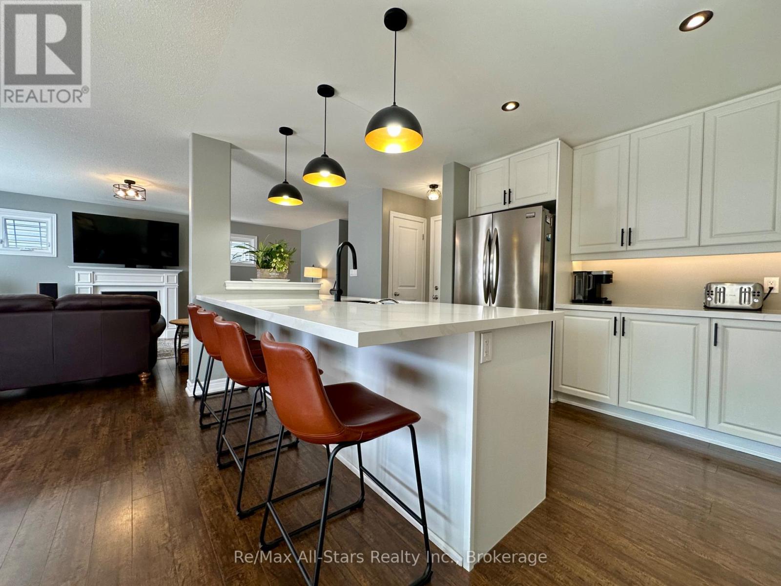 9 BRIARWOOD AVENUE - 16