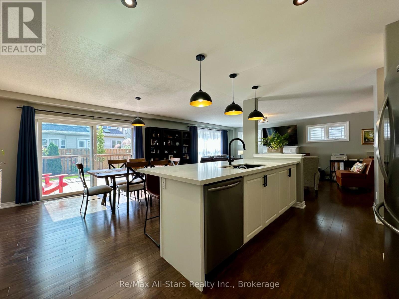 9 BRIARWOOD AVENUE - 17