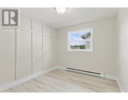 98 Rickenbacker Road thumbnail 14