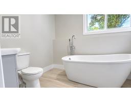 98 Rickenbacker Road thumbnail 18