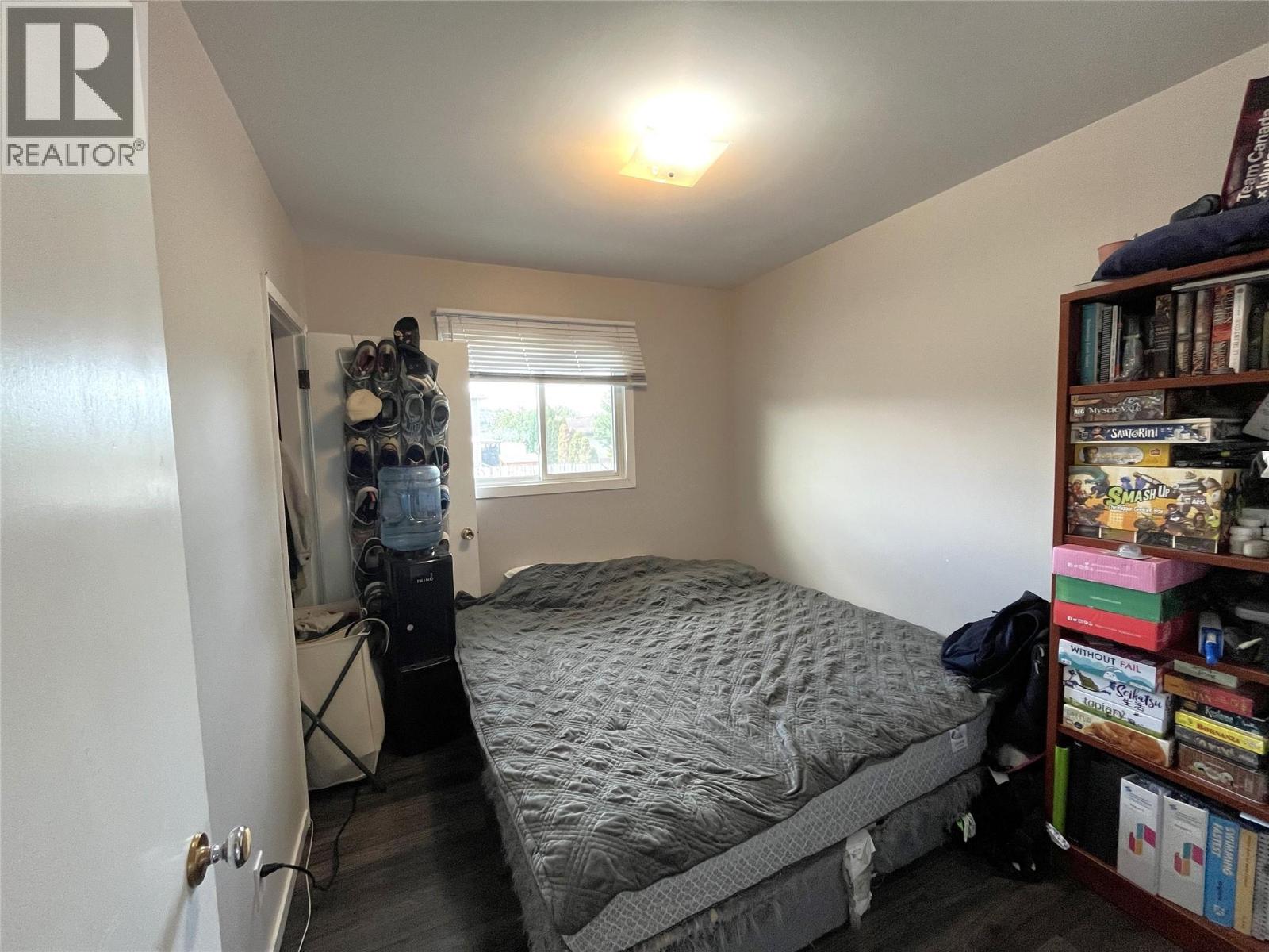 872 SELKIRK Avenue - 11