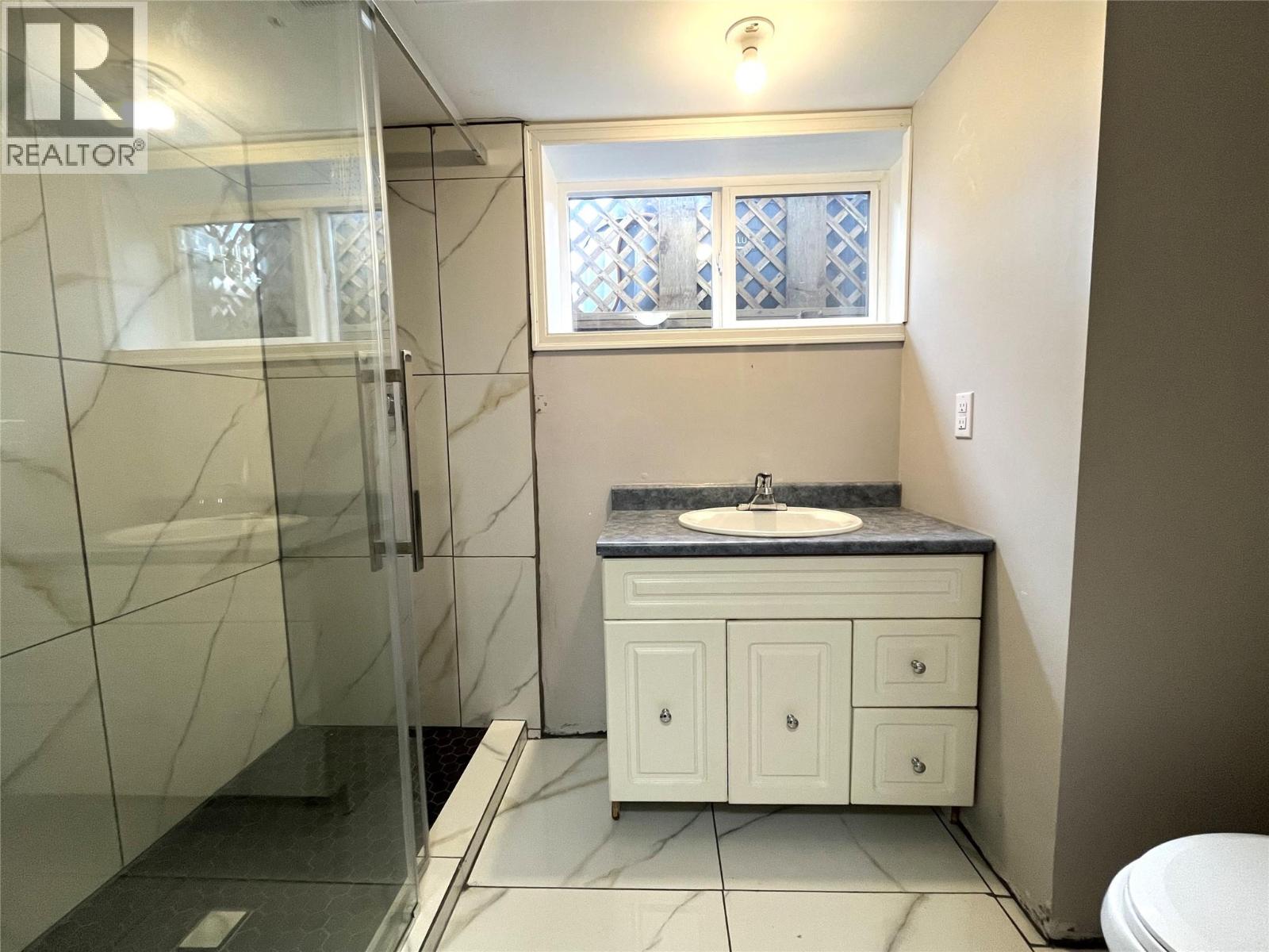 872 SELKIRK Avenue - 15