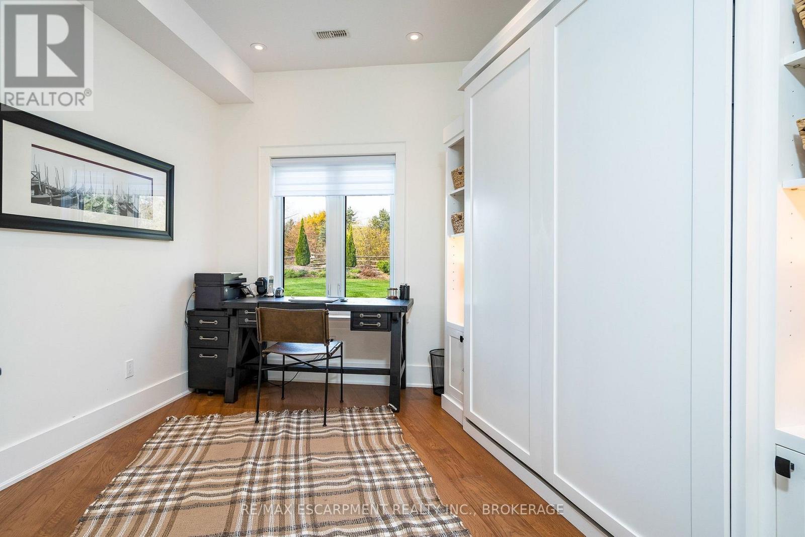 4 BUCKINGHAM BOULEVARD - 22