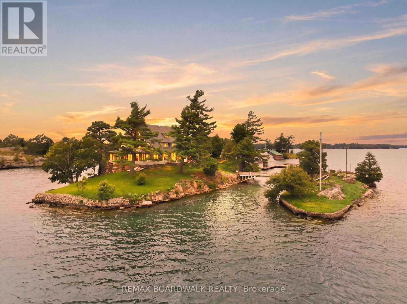 0 ZAVIKON ISLAND, Leeds and the Thousand Islands